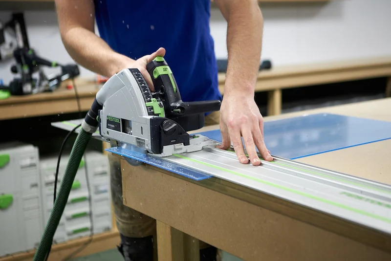 Các phương pháp cắt tấm poly đúng kỹ thuật