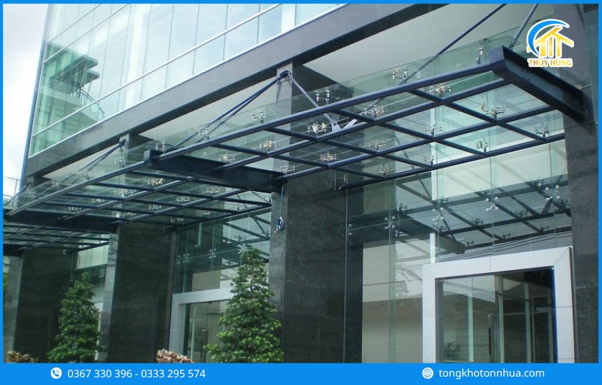 Cách vệ sinh tấm Polycarbonate đúng cách