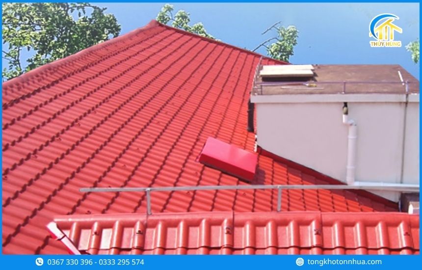 Điều kiện môi trường ảnh hưởng thế nào đến khả năng cách nhiệt của mái?