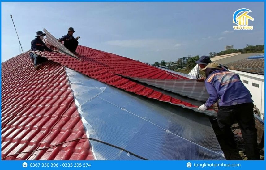 Những nguyên nhân khiến vật liệu mái nhanh bị bạc màu