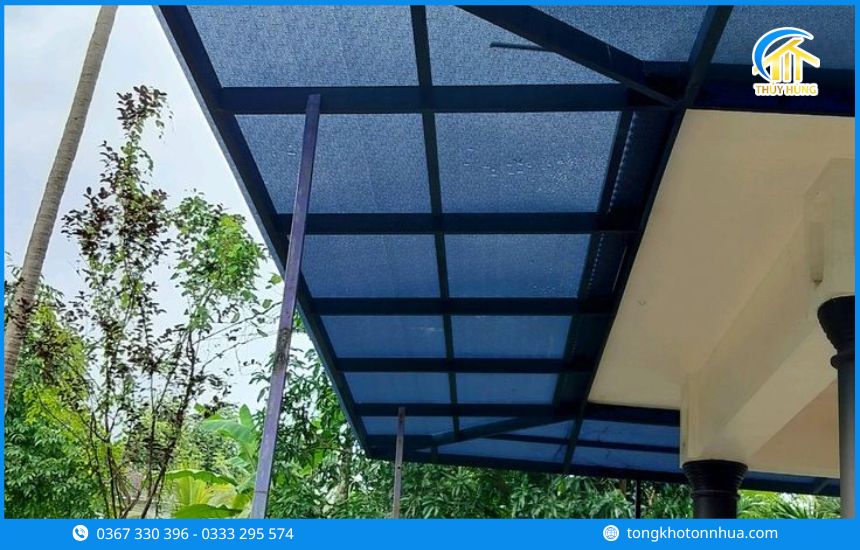 Những vật liệu phổ biến được sử dụng cho nhà kính và khu trồng cây