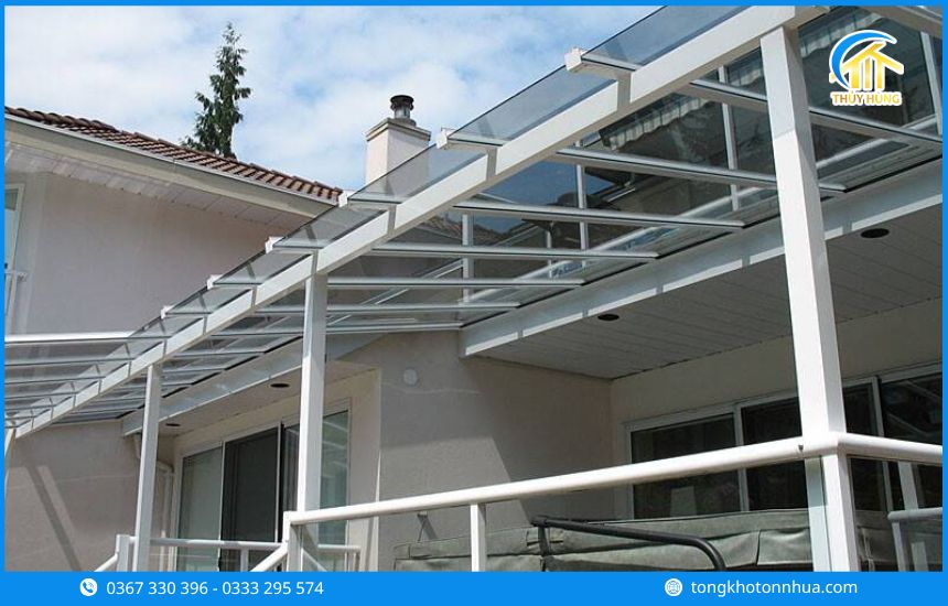 Những yếu tố ảnh hưởng đến khả năng truyền sáng của vật liệu mái