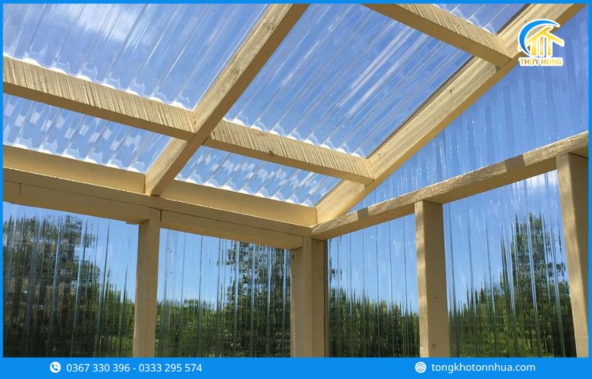 Tôn nhựa Poly - Giải pháp vật liệu trong suốt tối ưu