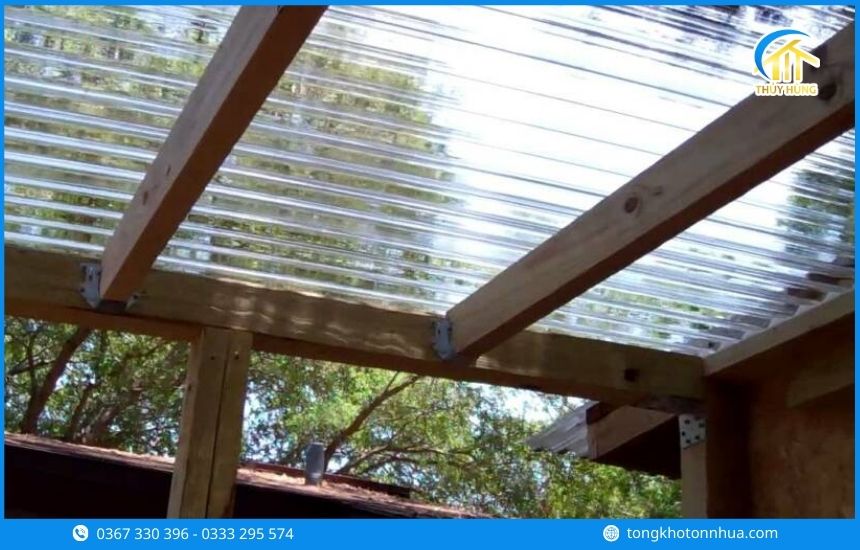 Ứng dụng thực tế của tôn nhựa Phường Thông Tây Hội