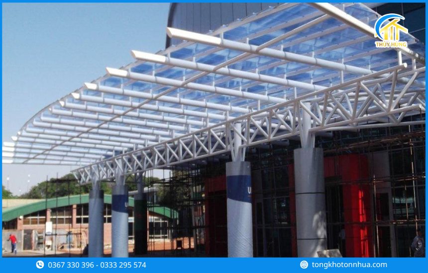 Vì sao cần bảo quản và vệ sinh tấm Polycarbonate đúng cách?